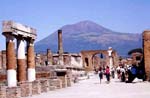 The Vesuvio above the Pompei's ruins