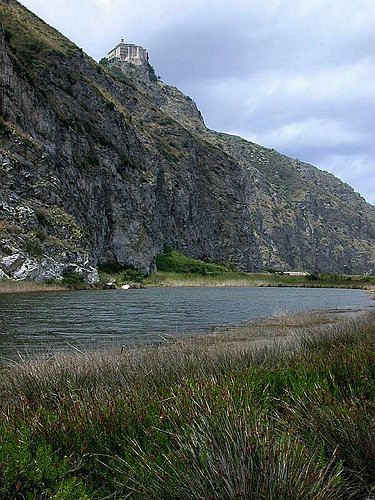 Santuario di Tindari dalla laguna di Marinello