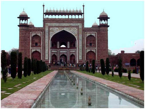 Taj Mahal - entrance